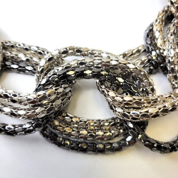 Chunky Silver Tone Choker Chain Link Necklace and Earrings Set - Picture 10 of 12